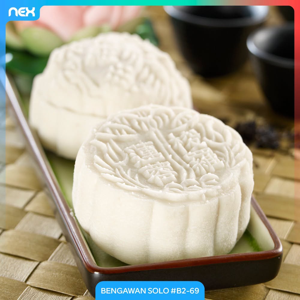 Bengawan Solo white mooncakes