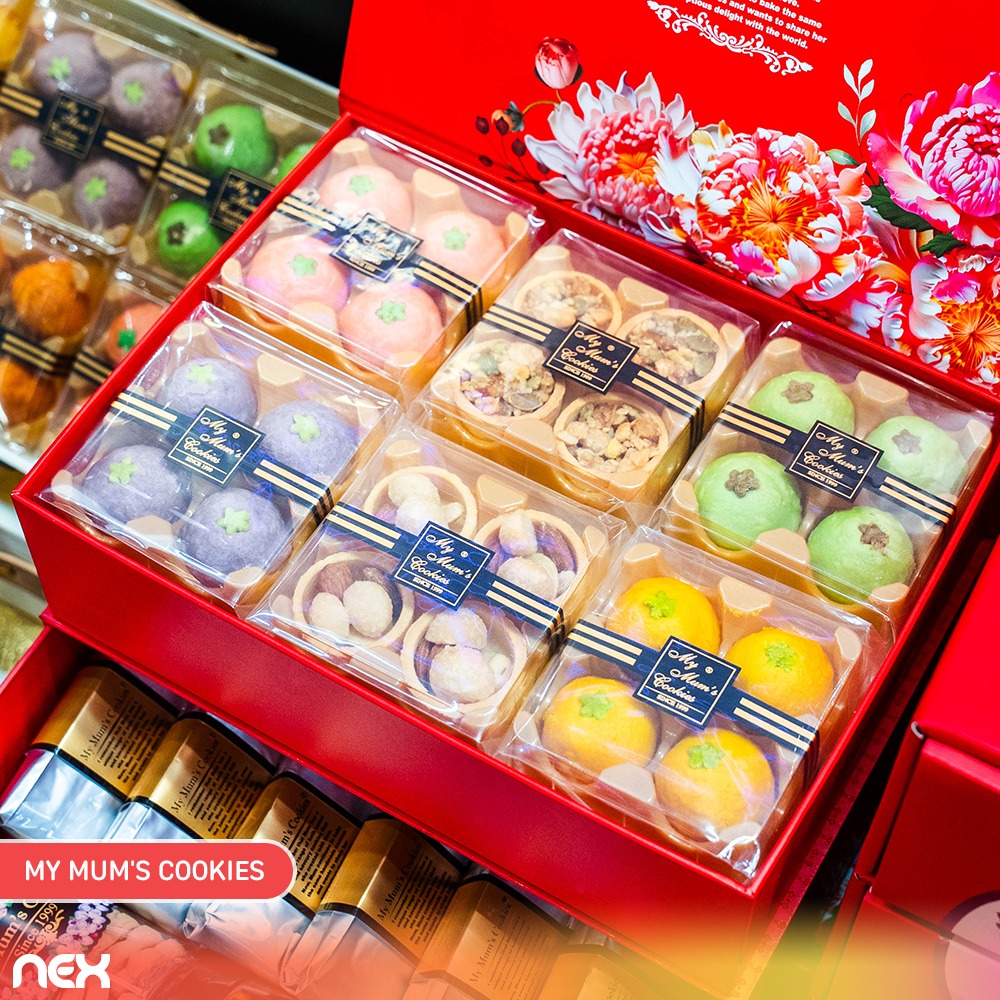 Festive Lunar New Year decorations at the BHG Fair