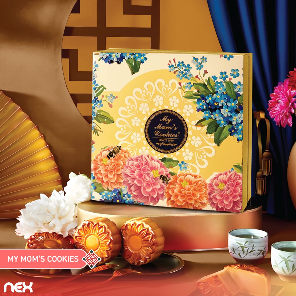 Beautifully packaged mooncake gift sets, perfect for gifting